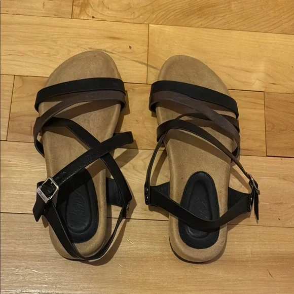 Women's Black Strappy Sandals - Picture 1 of 4